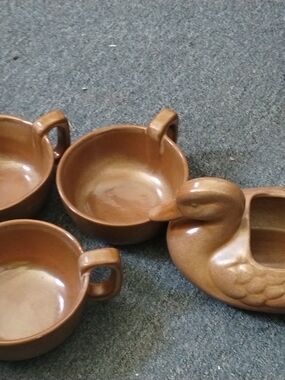 Frankoma brown and olive stoneware bowl - stamped base Duck And Bowl Set 4 Pc